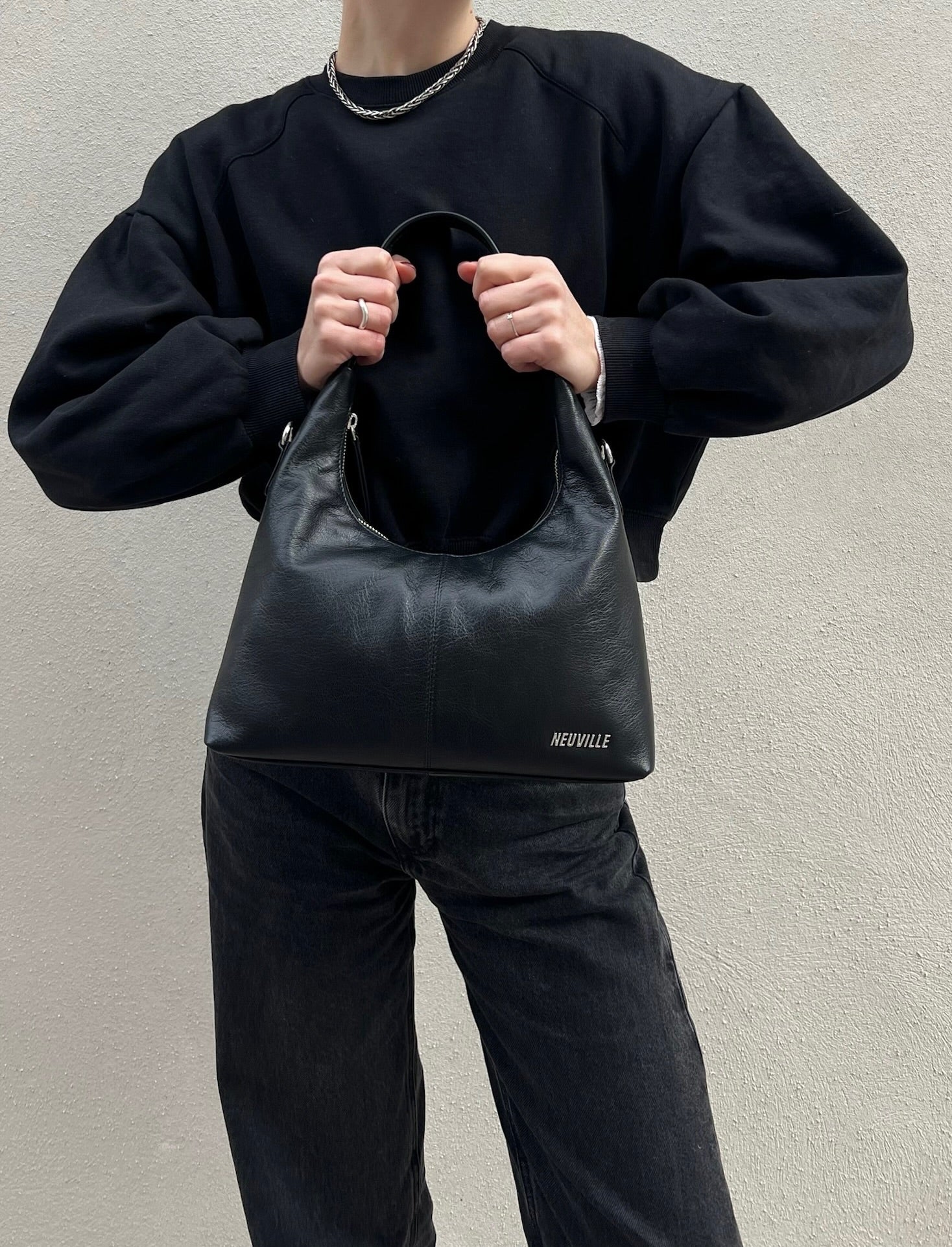 LOLA BLACK - Image 8