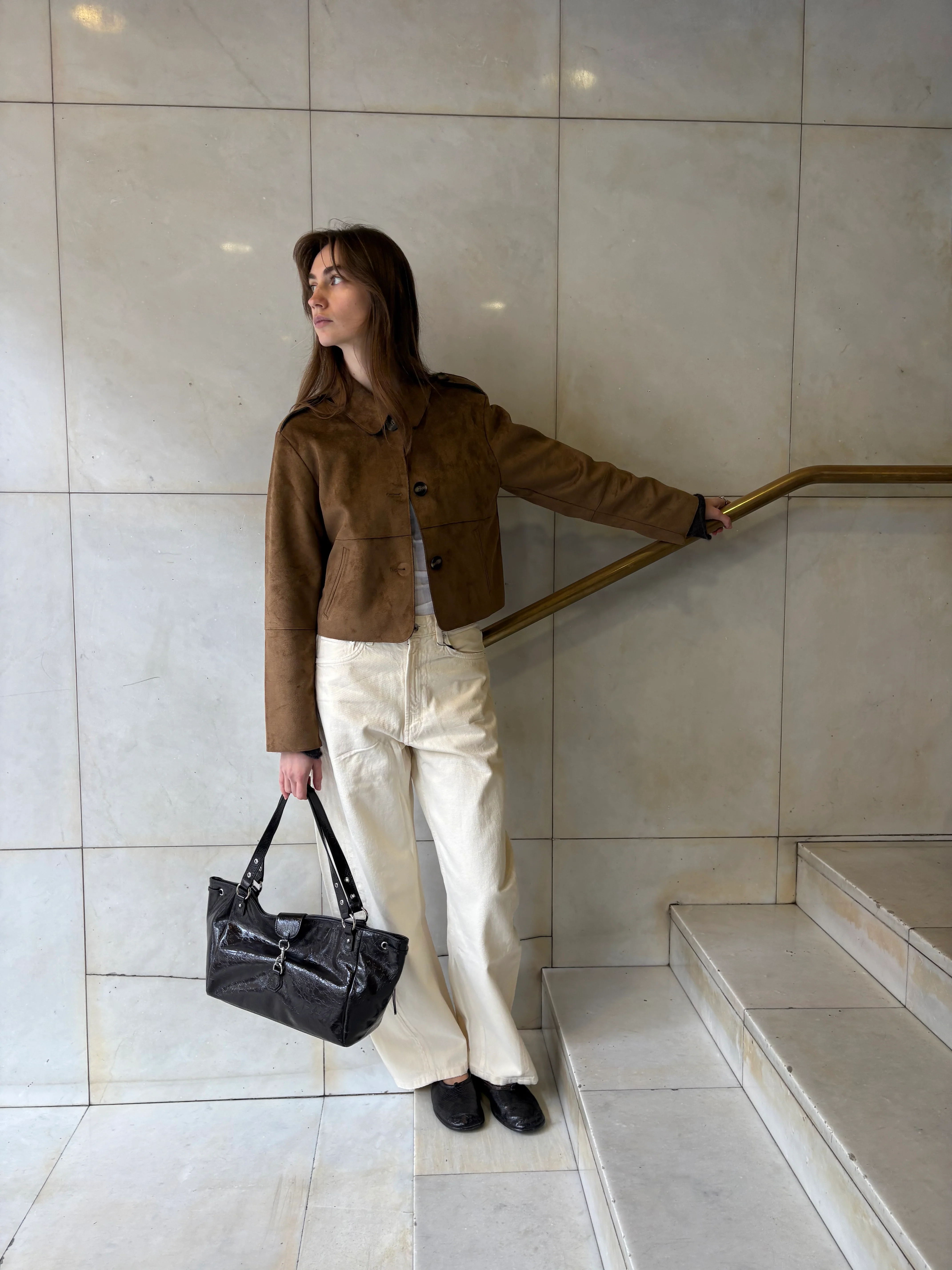 VICTORIA M CRUNCH BROWN - Image 4